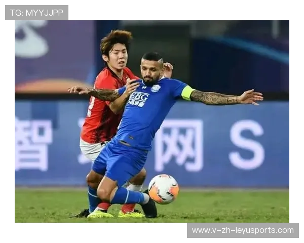 塞维利亚—路易斯·穆里尔头球制胜